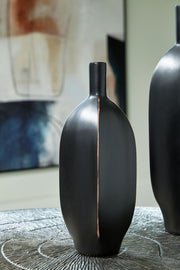 Rhaveney - Vase - Small - R&R Furniture Gallery (Fountain Valley, CA)
