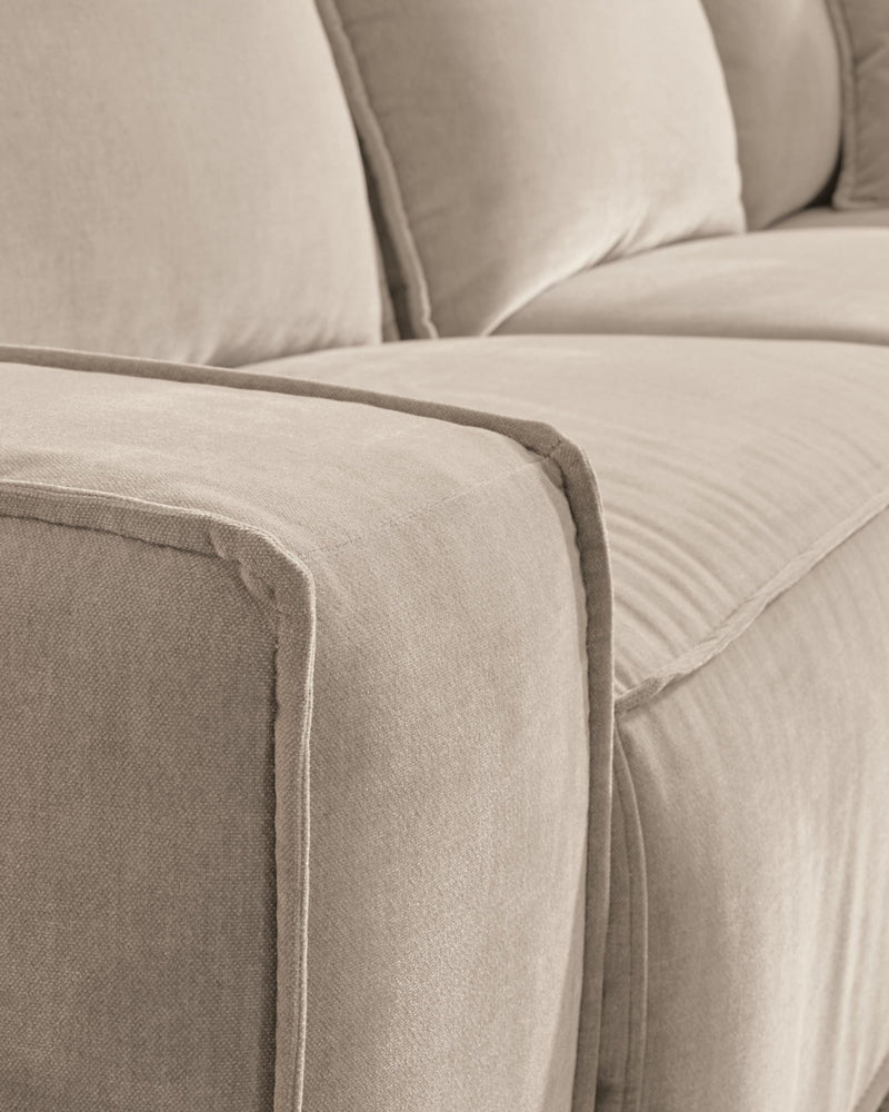 Benchcraft Carceri reclining sectional with plush fabric, featuring multiple seats and built-in reclining features.