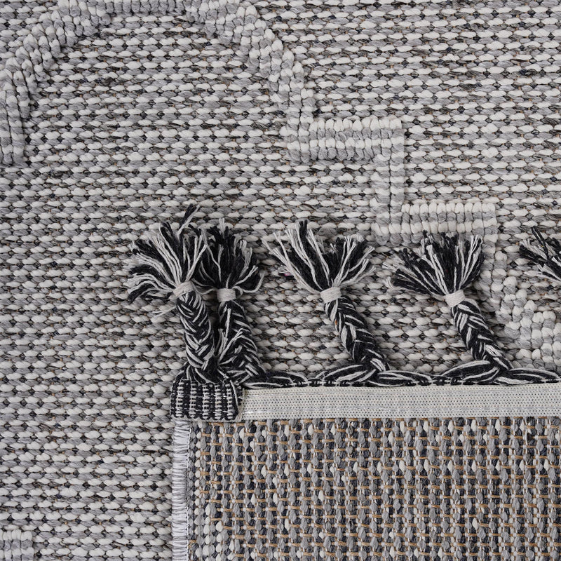 Guros - 8' X 10' Trellis Indoor / Outdoor Area Rug - White / Gray - R&R Furniture Gallery (Fountain Valley, CA)