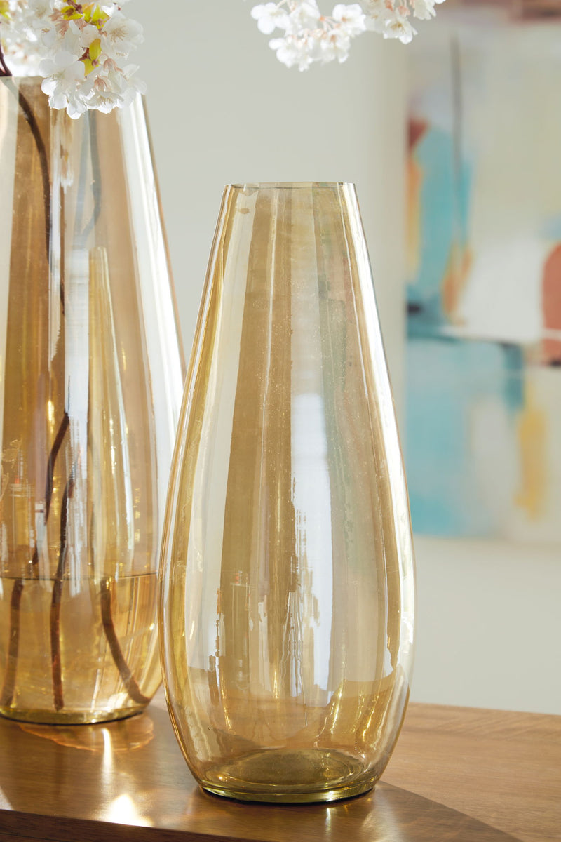 Rhettman - Vase - R&R Furniture Gallery (Fountain Valley, CA)