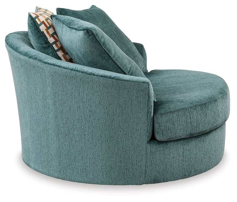 Laylabrook - Oversized Swivel Accent Chair - R&R Furniture Gallery (Fountain Valley, CA)