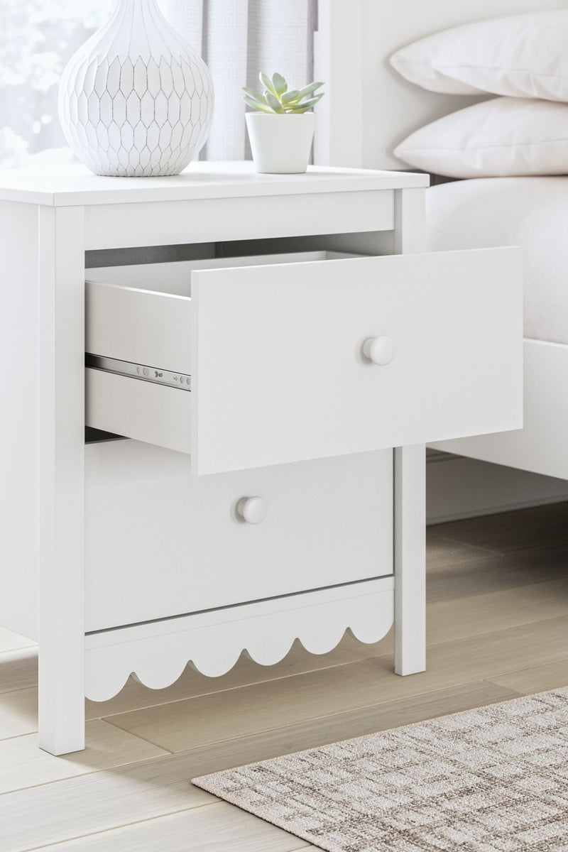 Hallityn - Two Drawer Night Stand - White - R&R Furniture Gallery (Fountain Valley, CA)