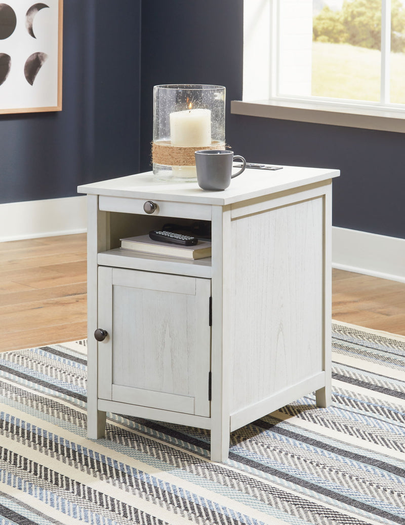 Treytown - Chair Side End Table - R&R Furniture Gallery (Fountain Valley, CA)