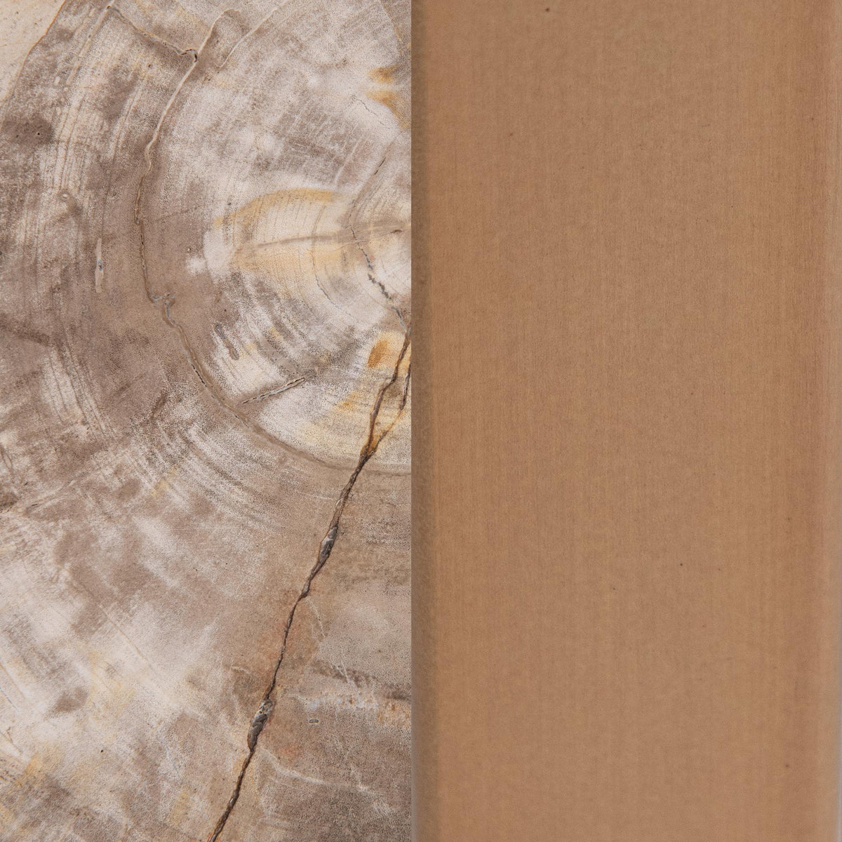Breanna - Round Accent Table - R&R Furniture Gallery (Fountain Valley, CA)