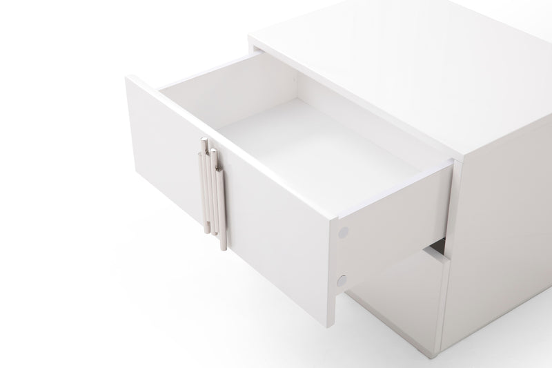 Token - Modern White + Stainless Steel Bedroom Set