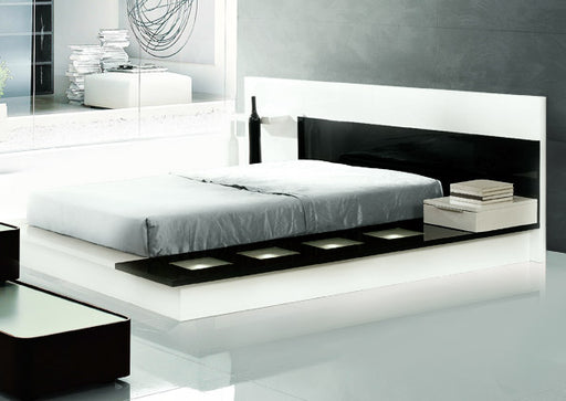 Impera Modern Black and White Lacquer Walk-on Platform Bed 
