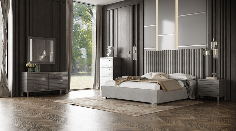 Splendor - Grey High Gloss Slatted Chest